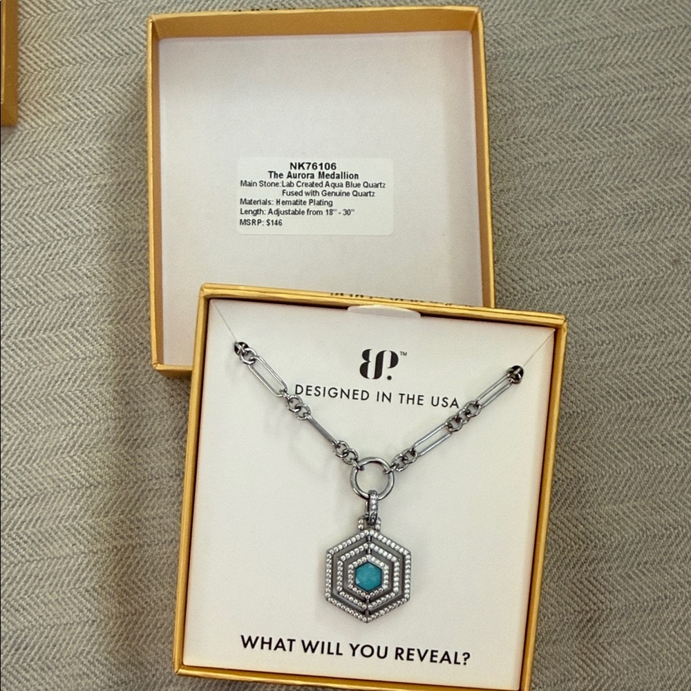 Bomb Party: Gem Society Exclusive: Aura Medallion